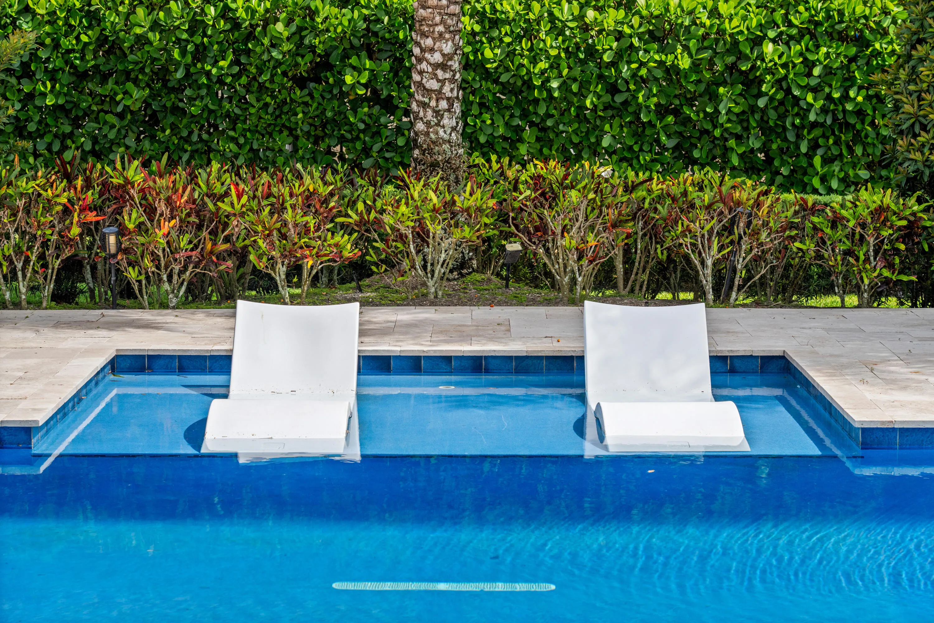 Sun shelf Loungers