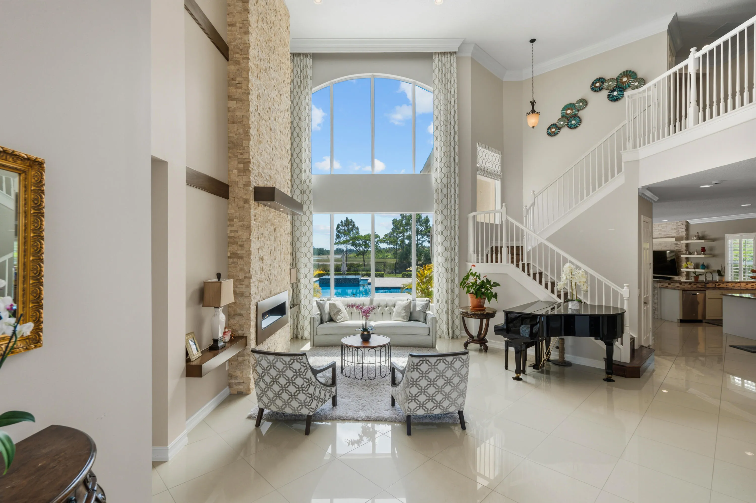 Entry/living room