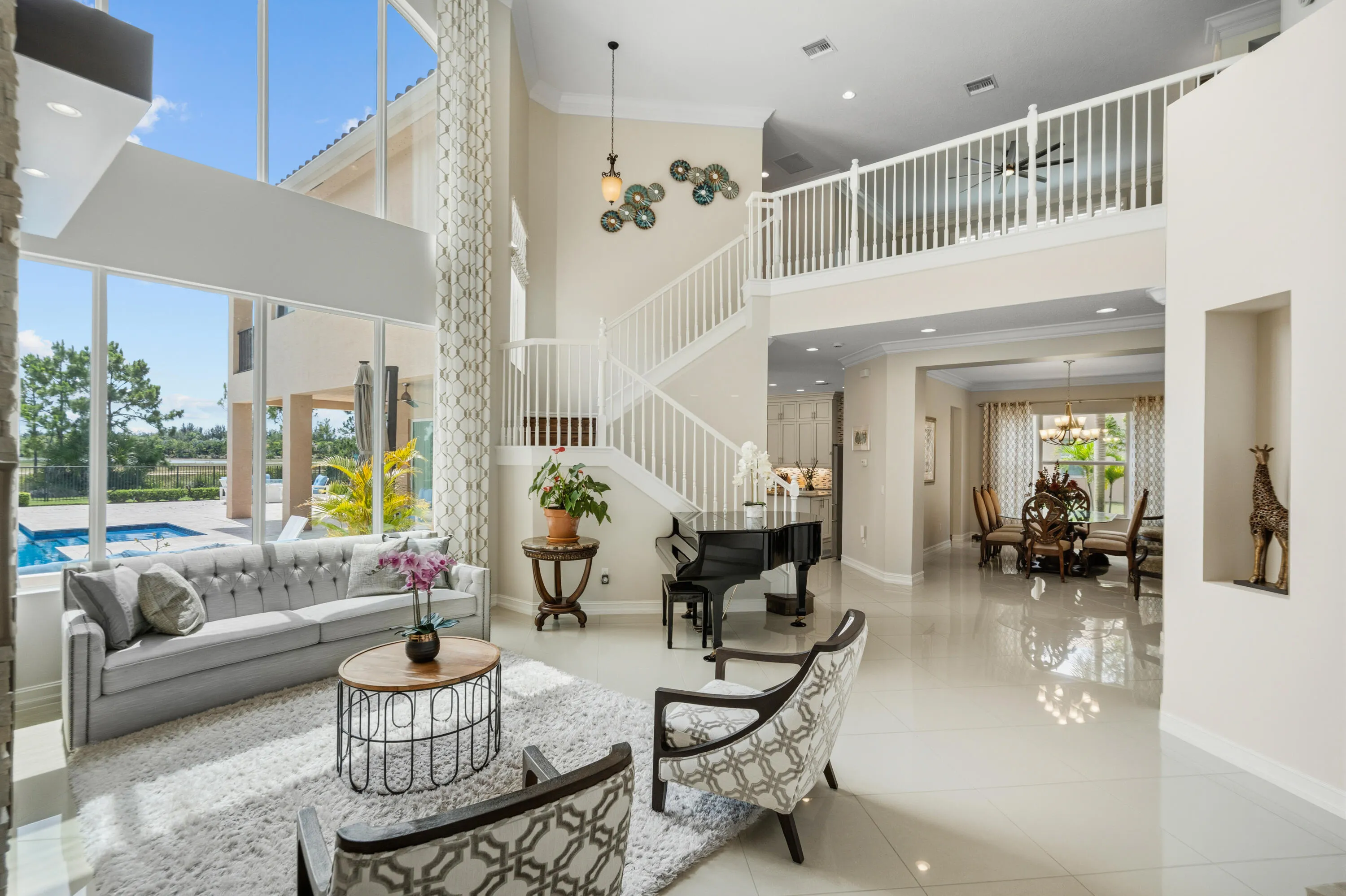 Entry/living room