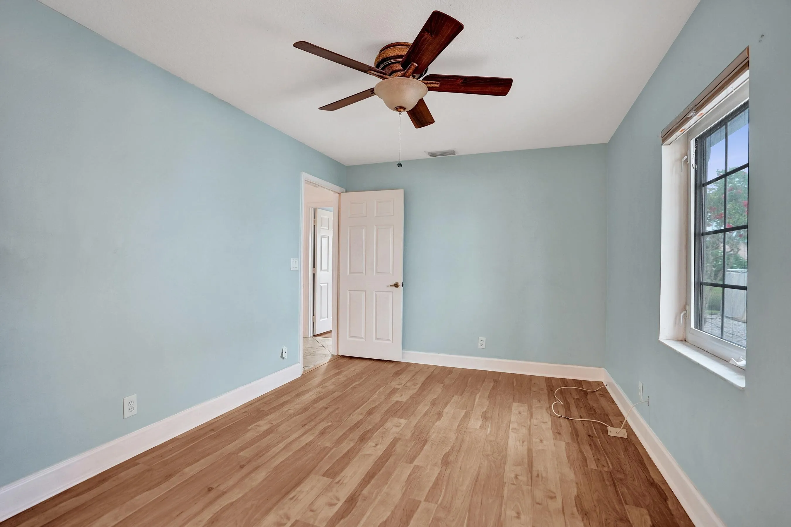 secondary bedroom_22