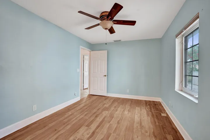 secondary bedroom_22