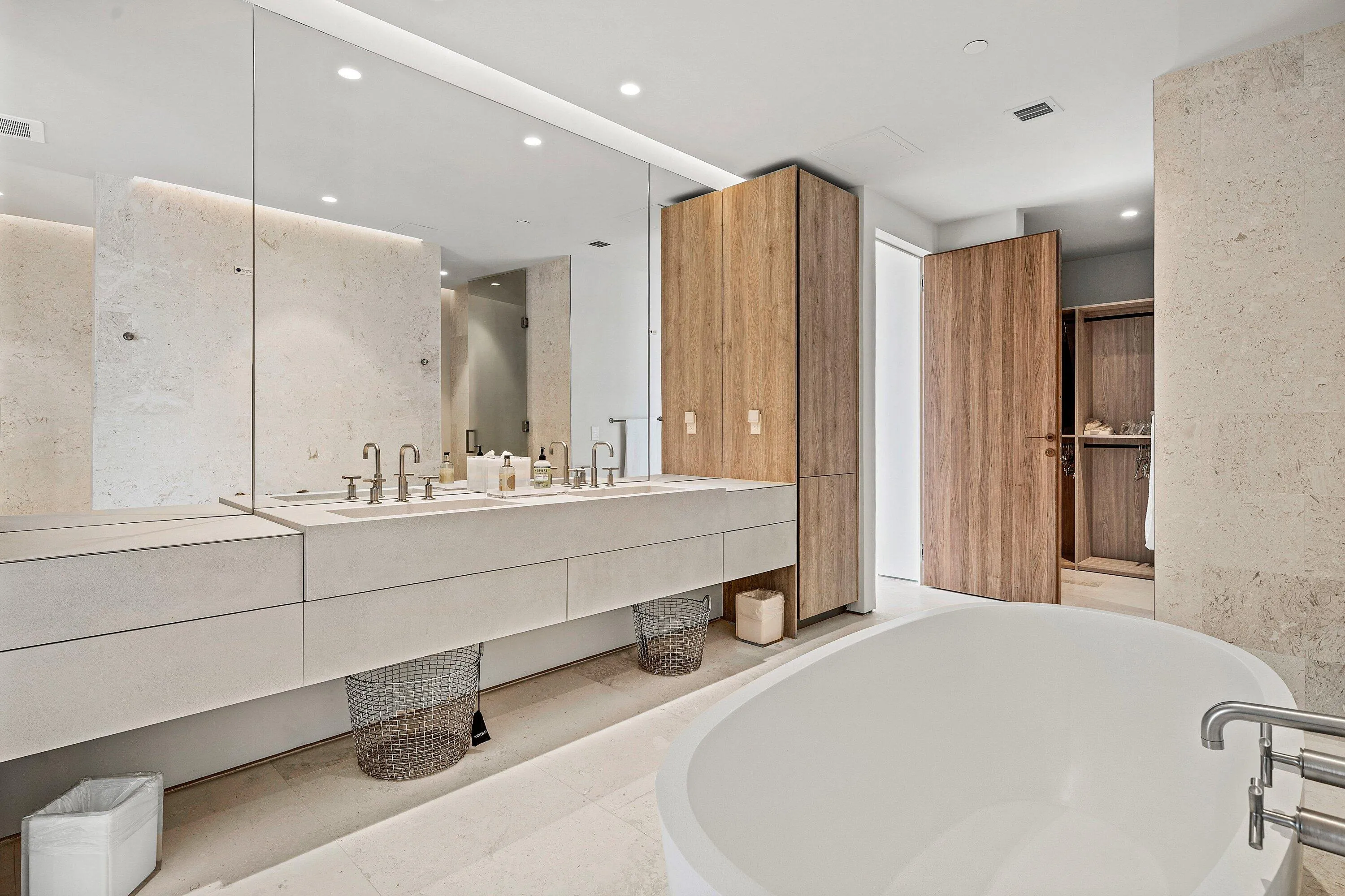 033-200ArkonaCourt-804-WestPalmBeach-FL-