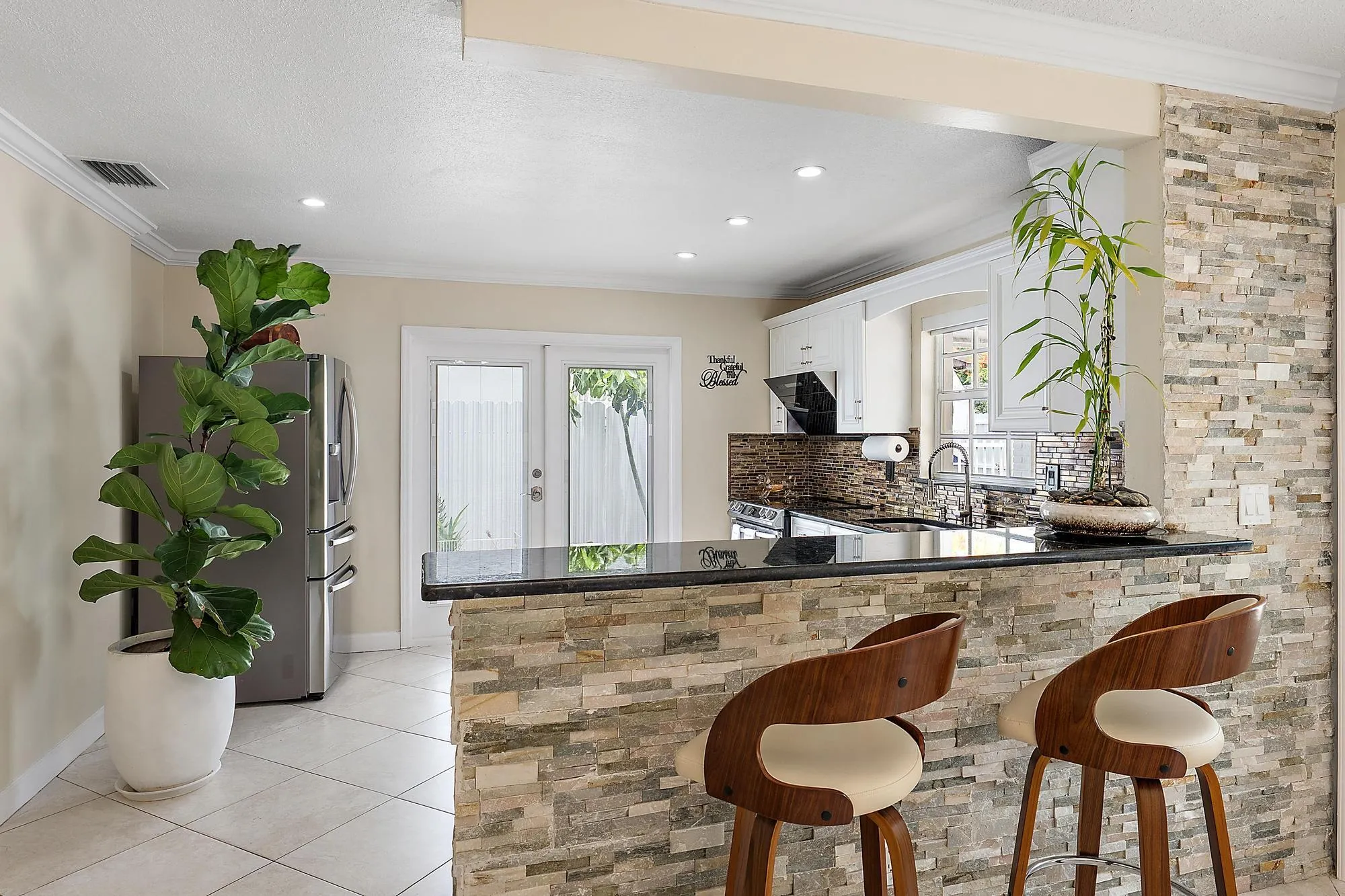 904 Ortega Rd-Breakfast nook