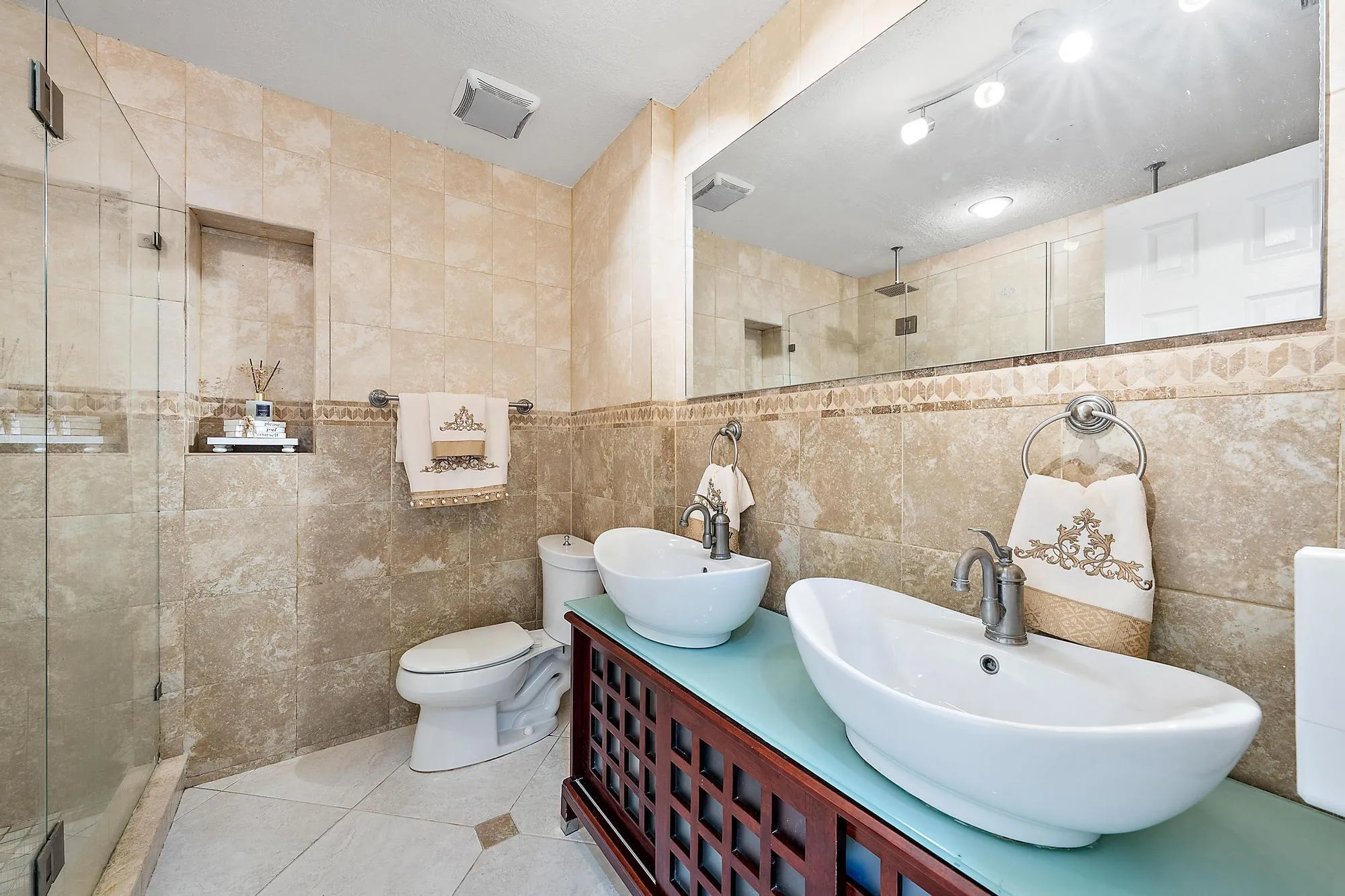 Double sink - double shower