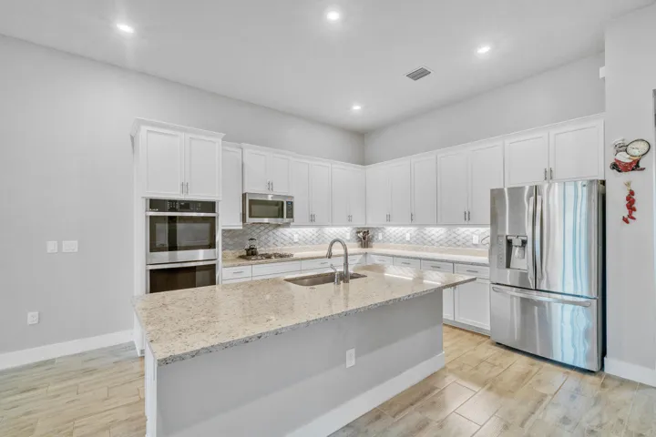 9 Kitchen (2)
