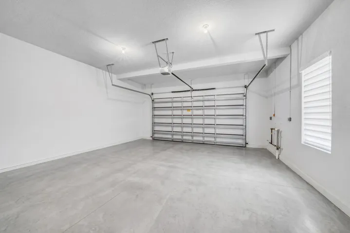 18 Garage
