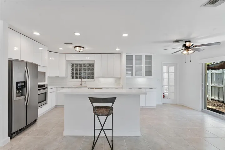 11-5200 NE 18th Terrace_011