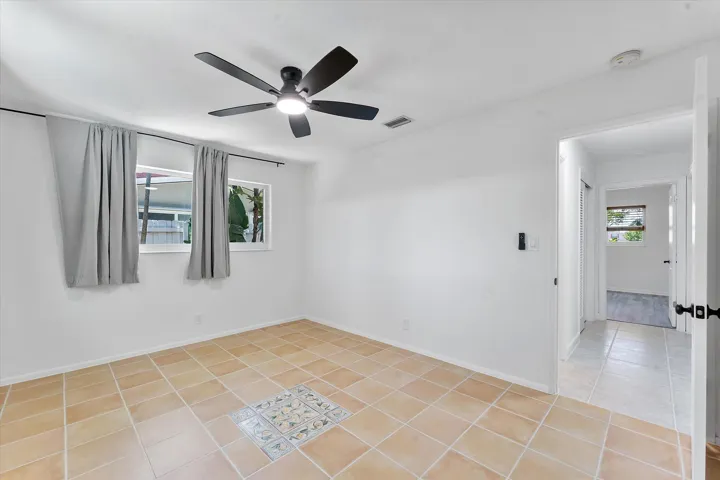 31-5200 NE 18th Terrace_031