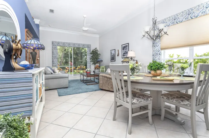 Dinette Living Area