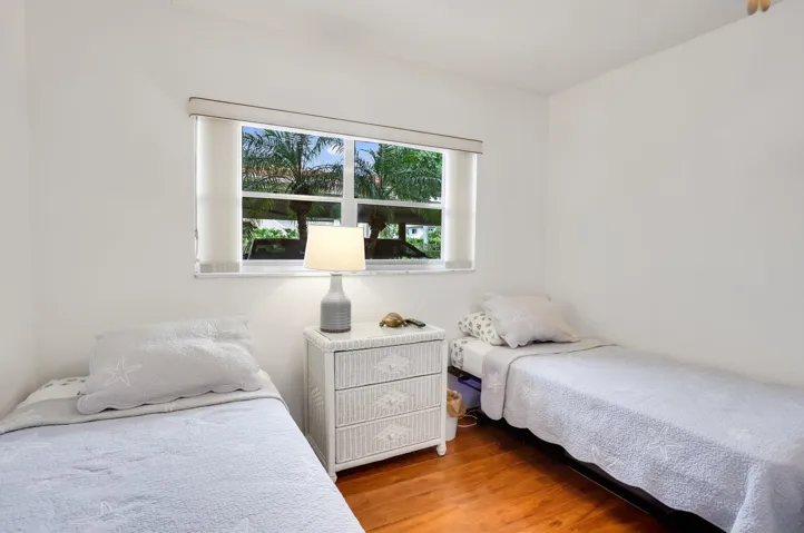 2nd bedroom