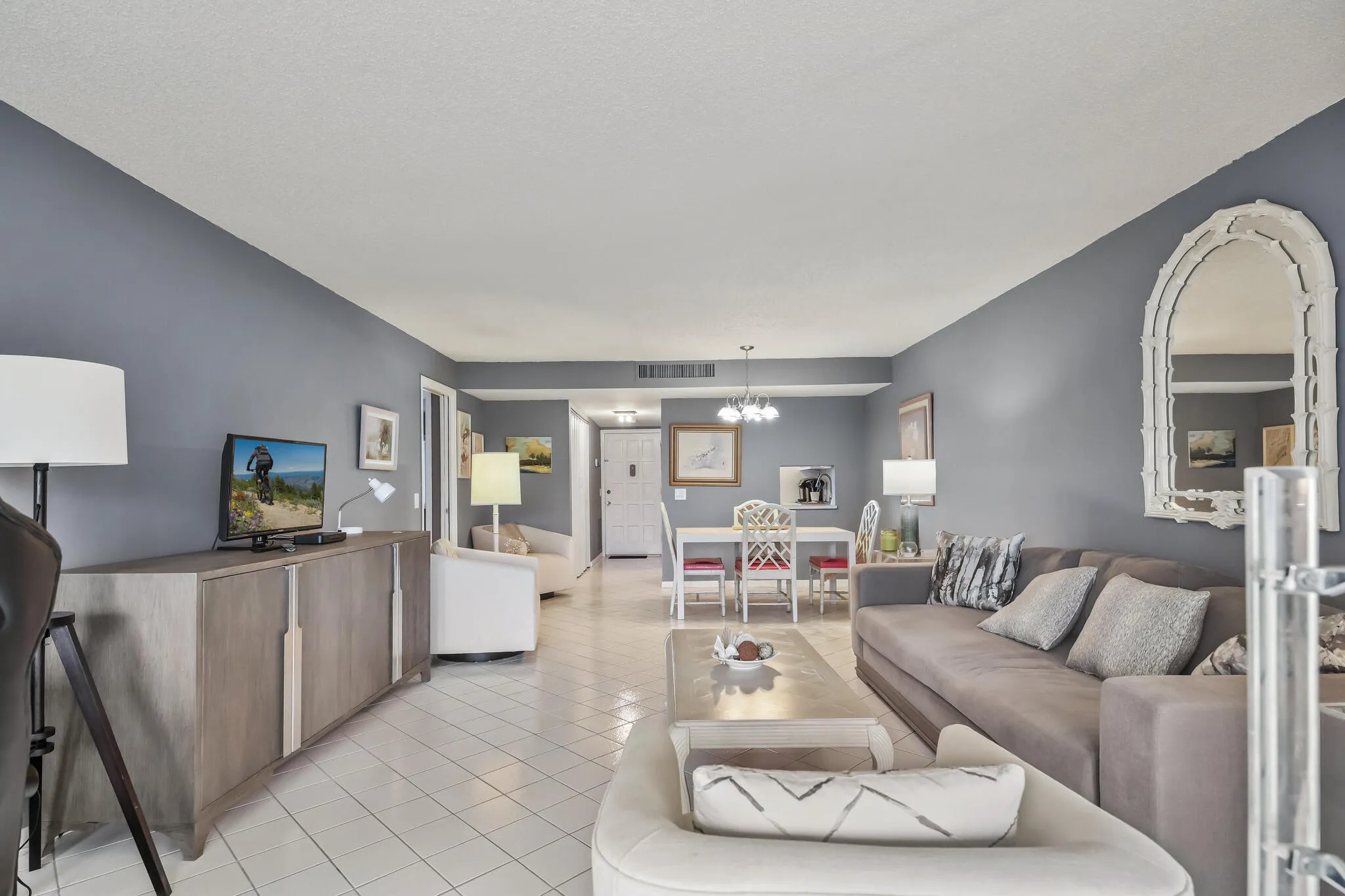 4260 Deste 205 - Sold Furnished