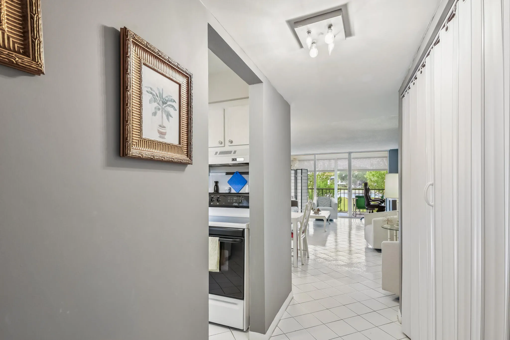 4260 Deste 205 - Sold Furnished