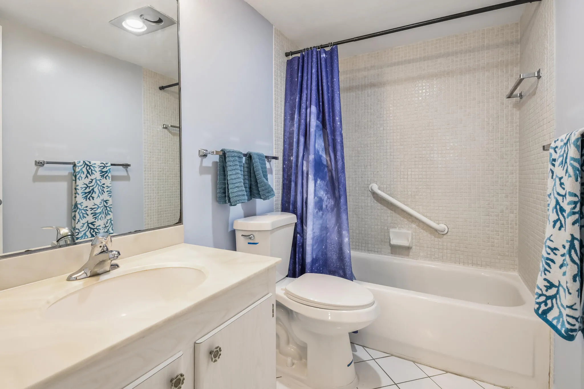 4260 Deste 205 - Sold Furnished