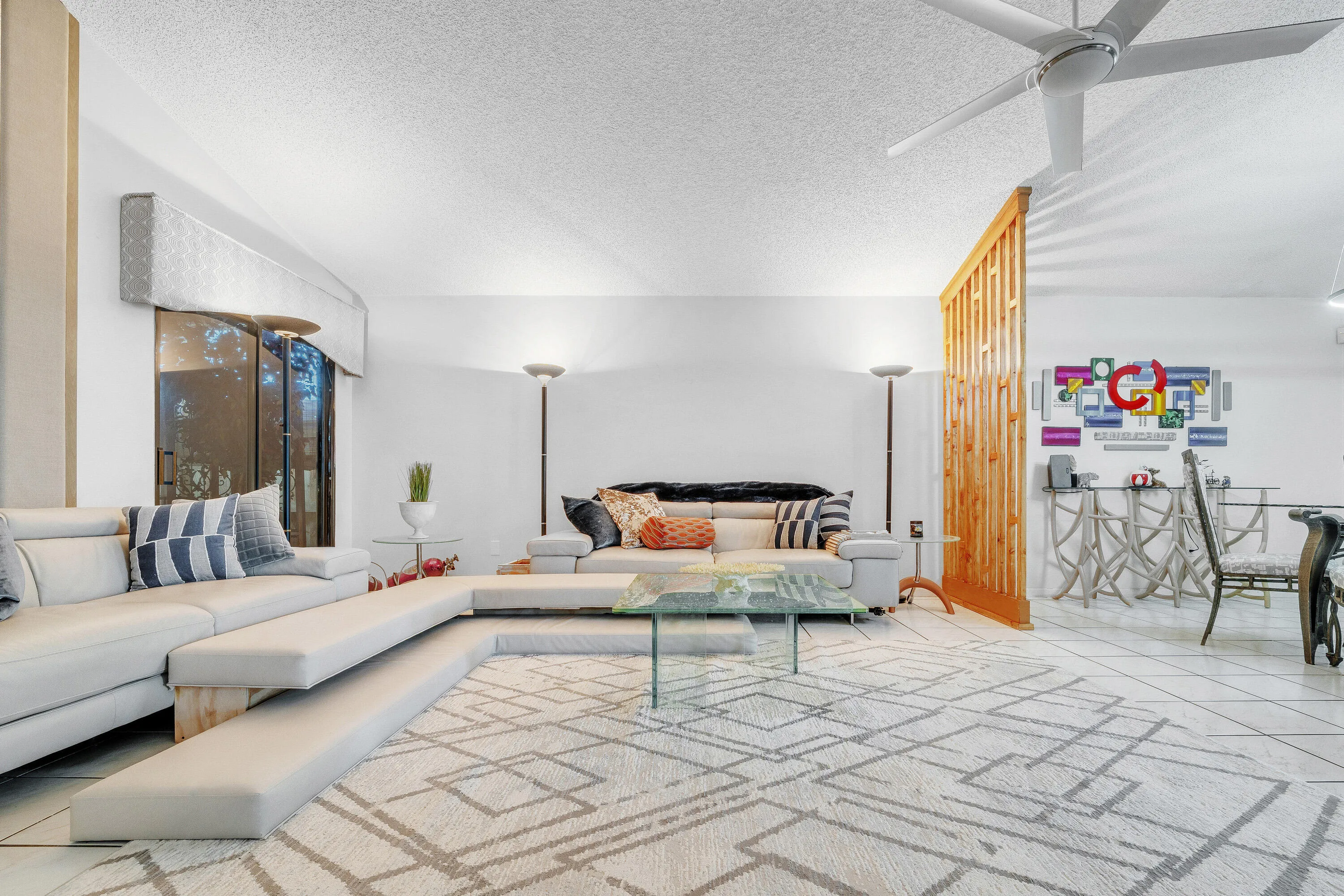 11 Living Area (2)
