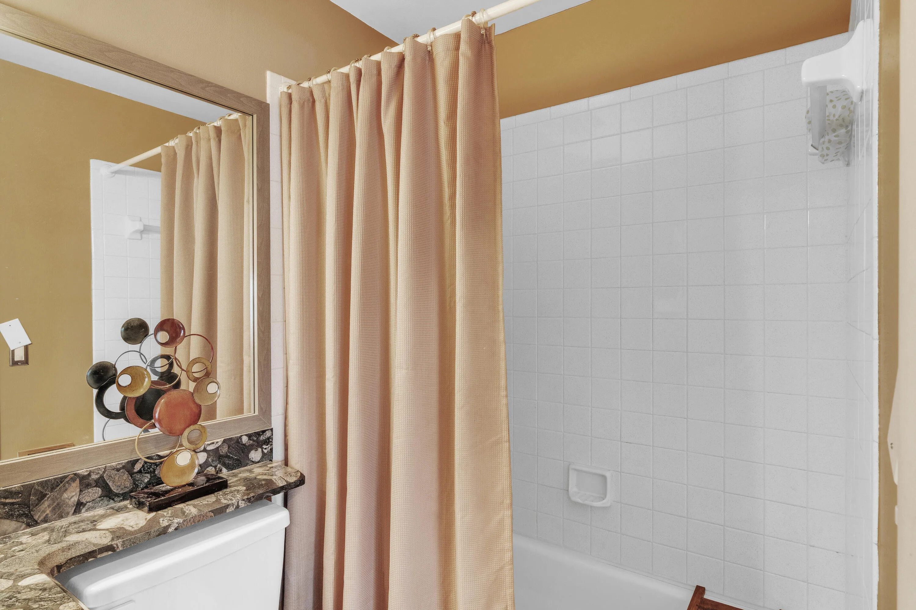 9 Guest Bathroom (2)