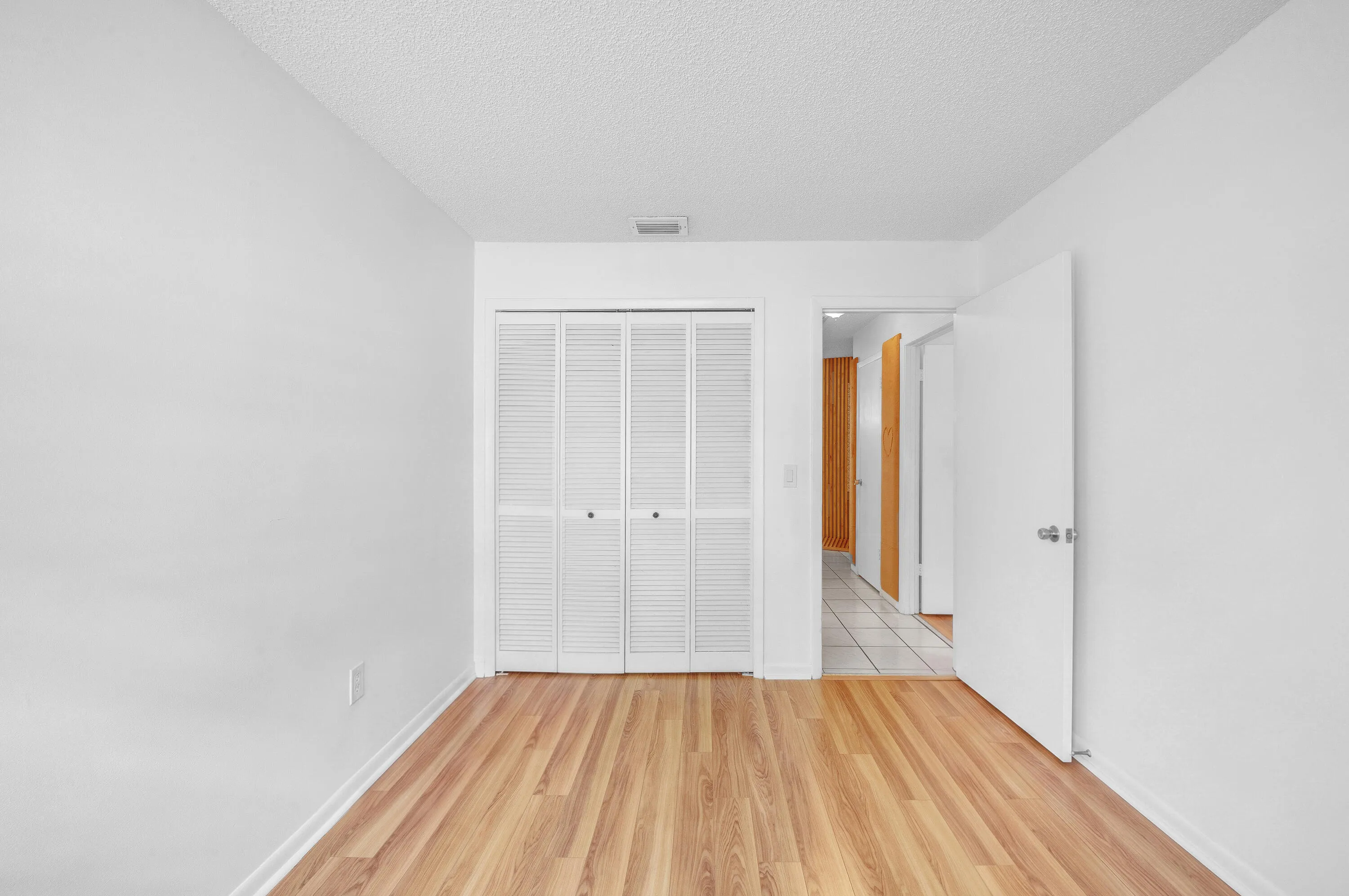 6 Guest Bedroom A (2)