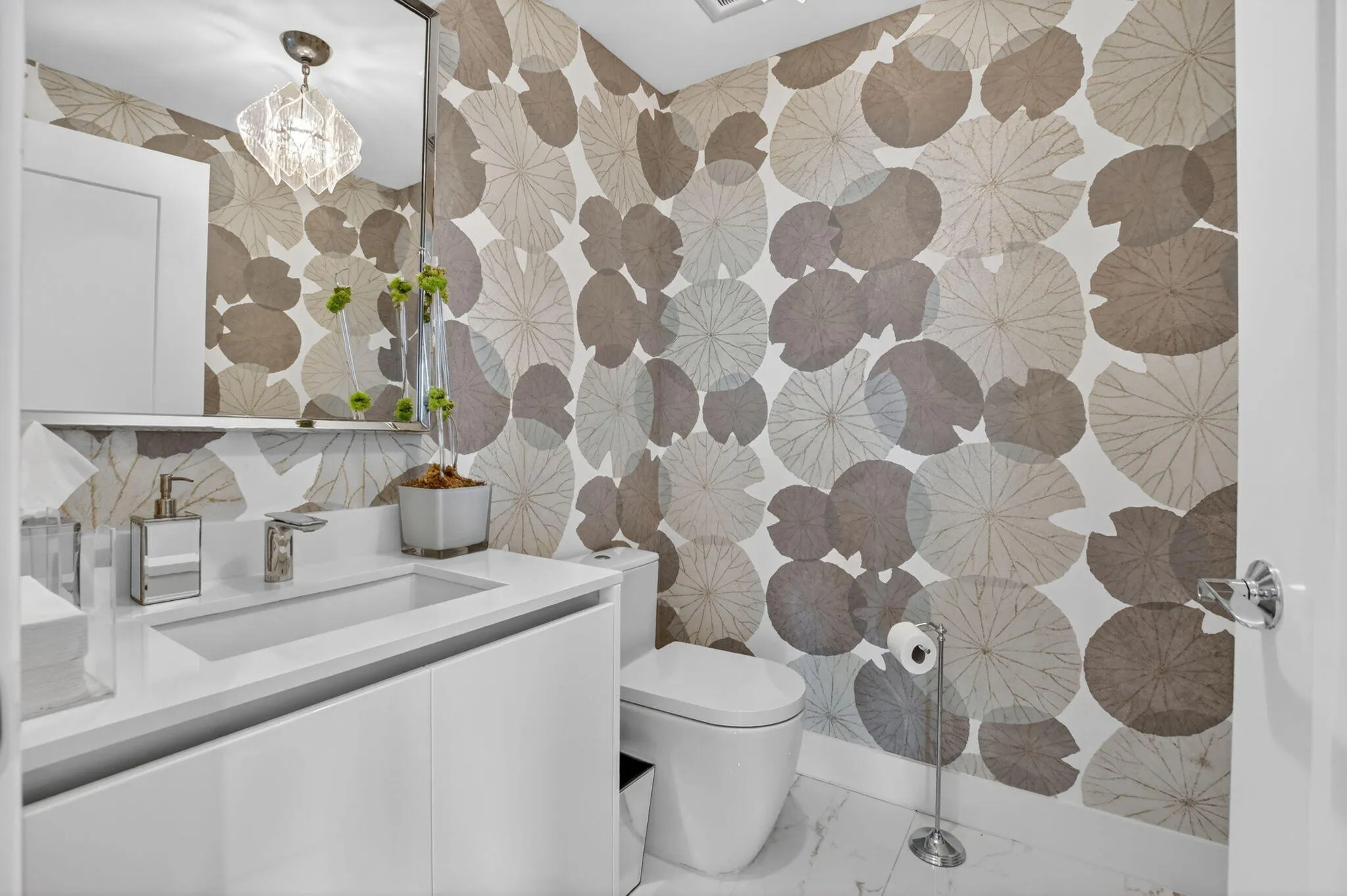 POWDER ROOM