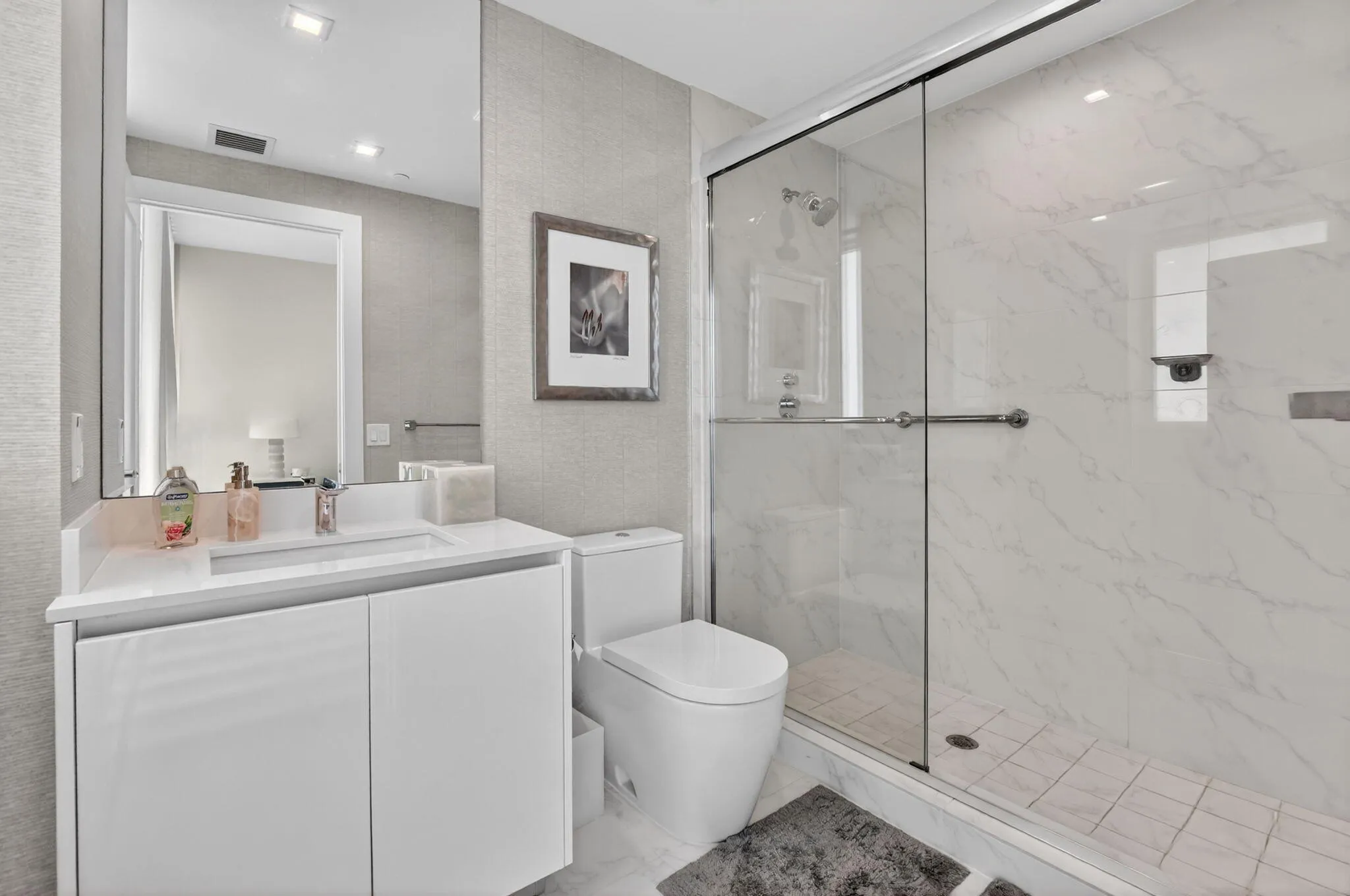 BATHROOM 2