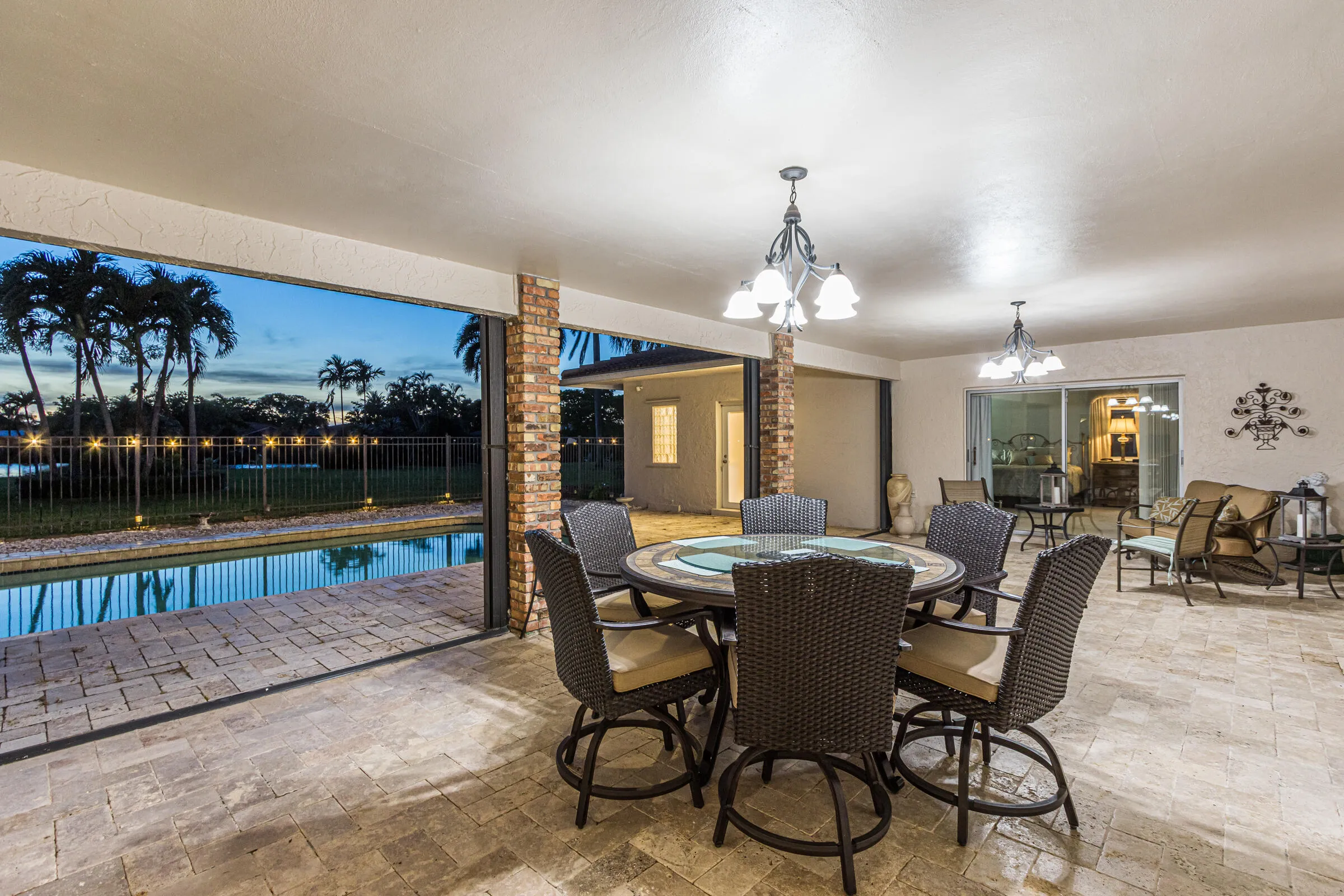Patio area great for relaxation and entertaining