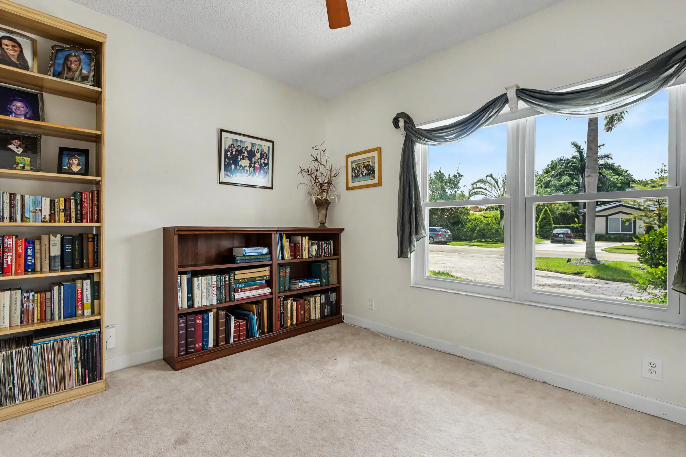 4th Bedroom/Den