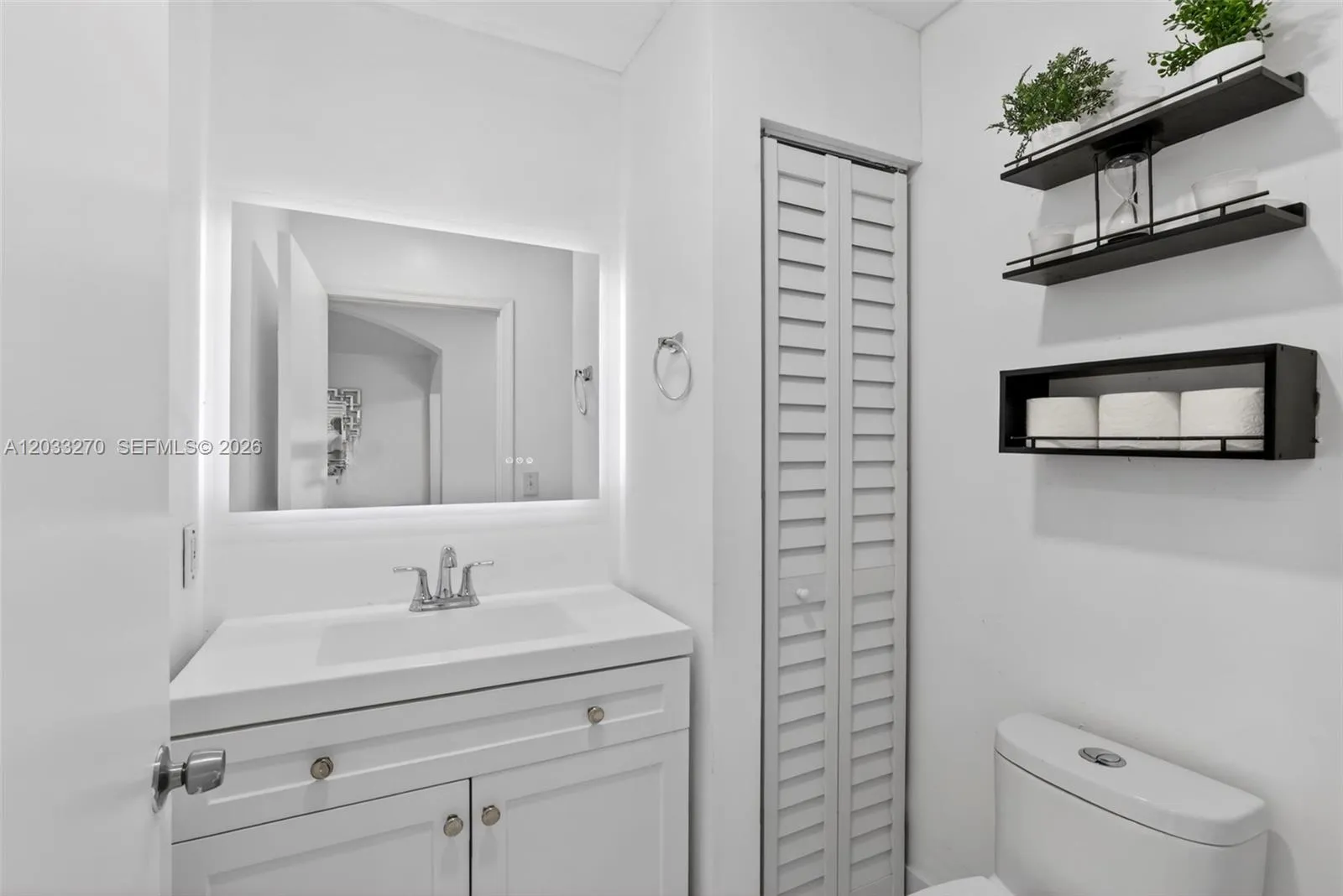 Bathroom downstairs