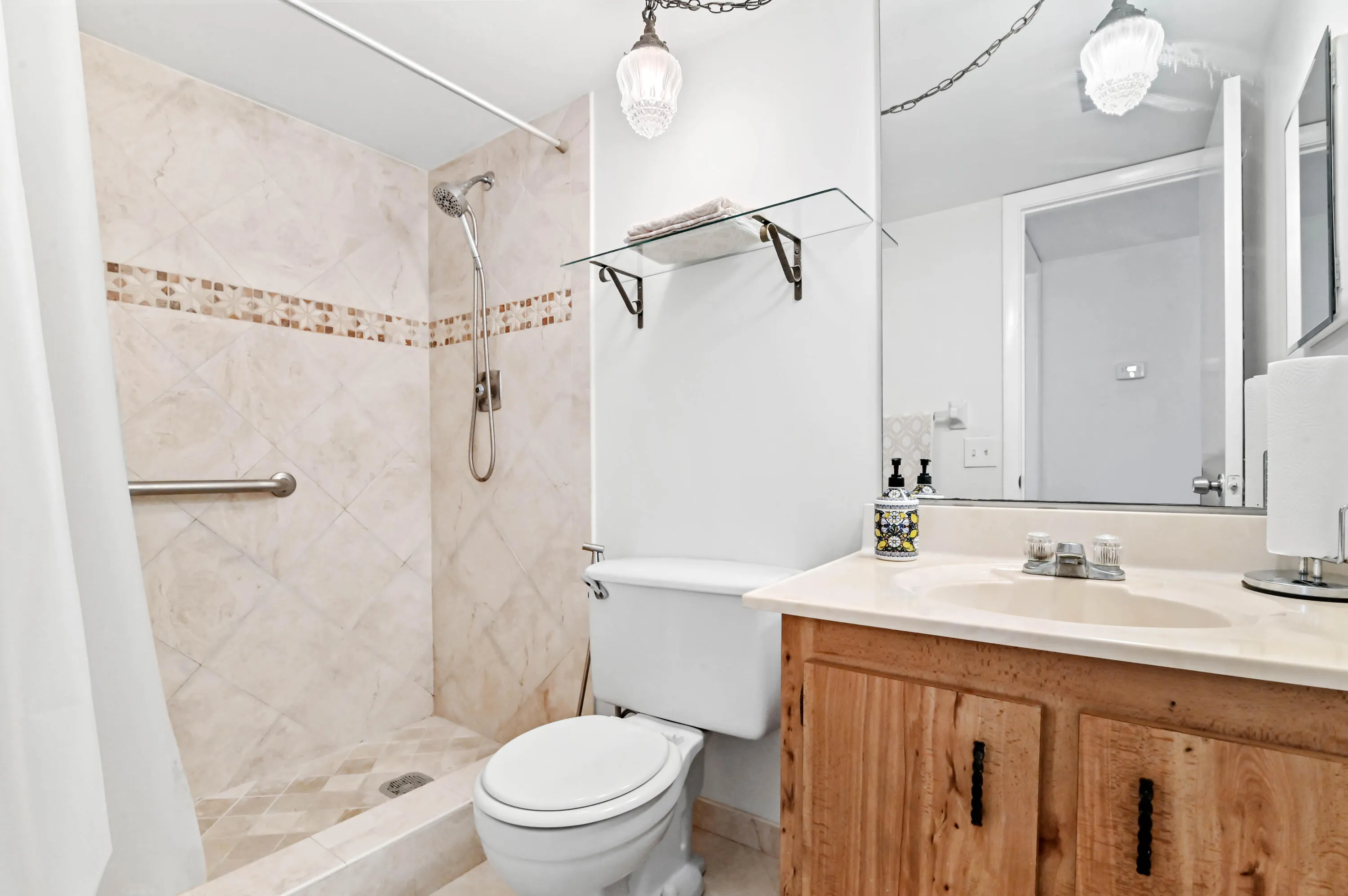 22 Bathroom 03