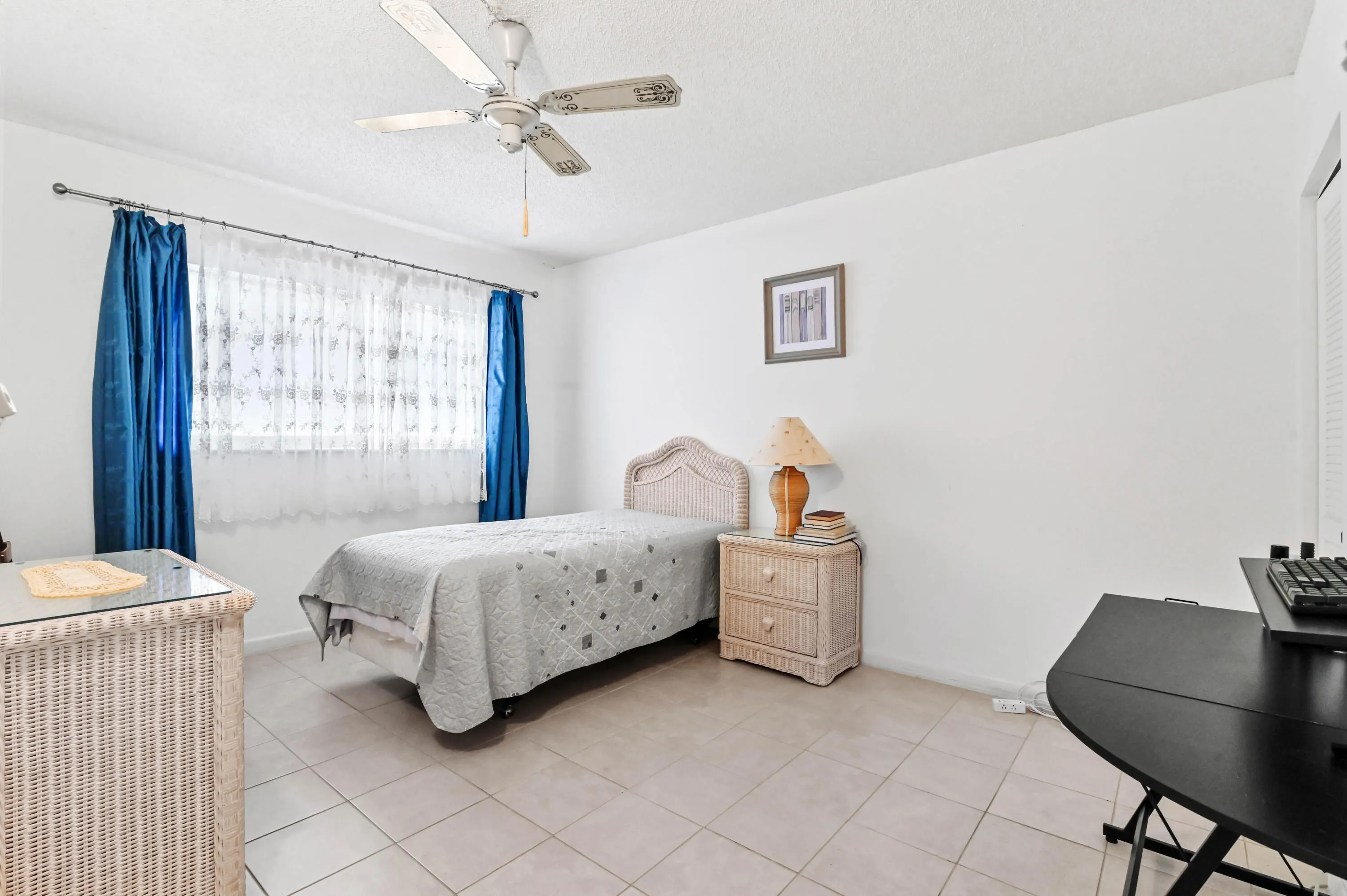 23 Bedroom 04