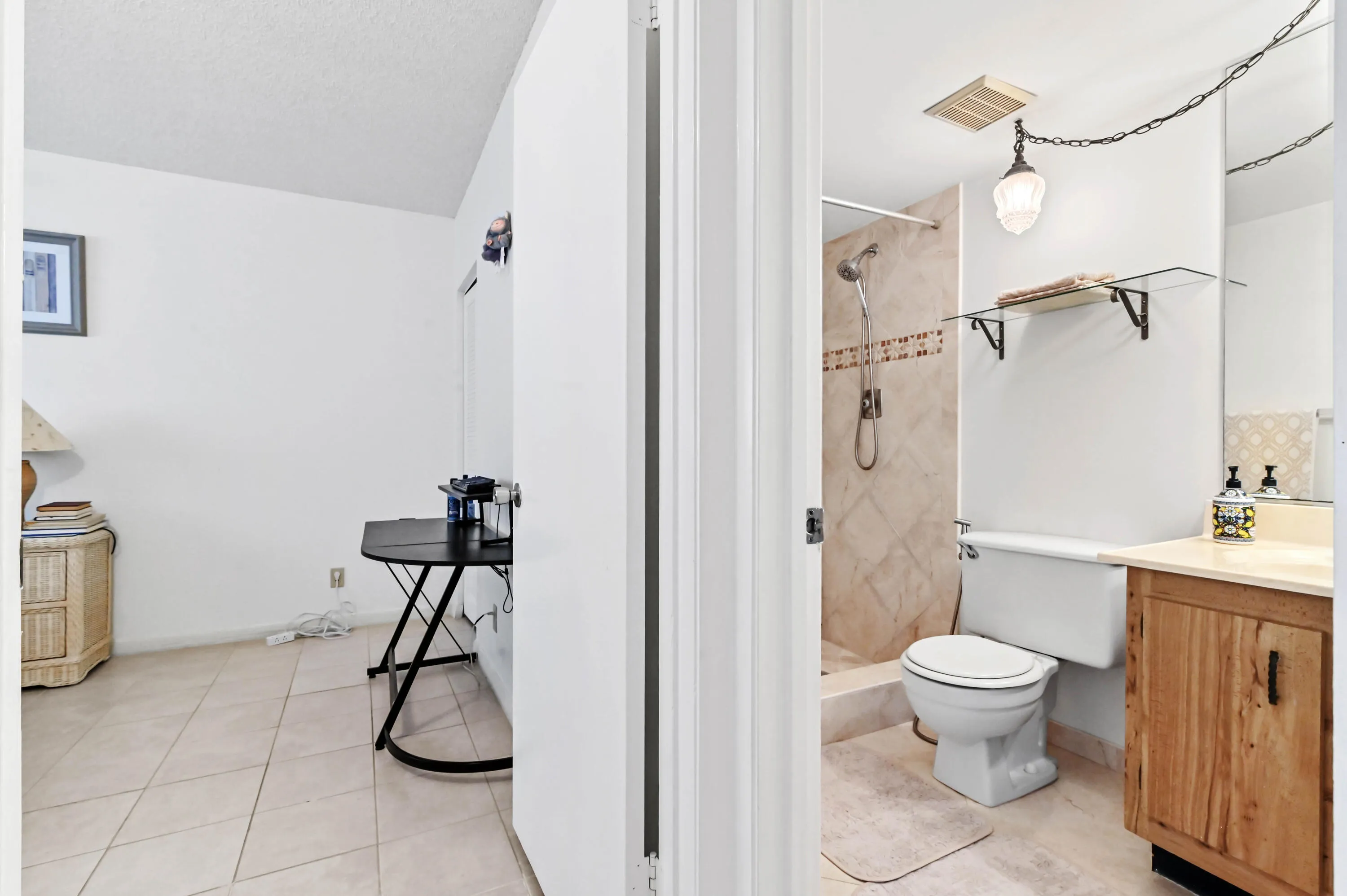 21 Bathroom 02