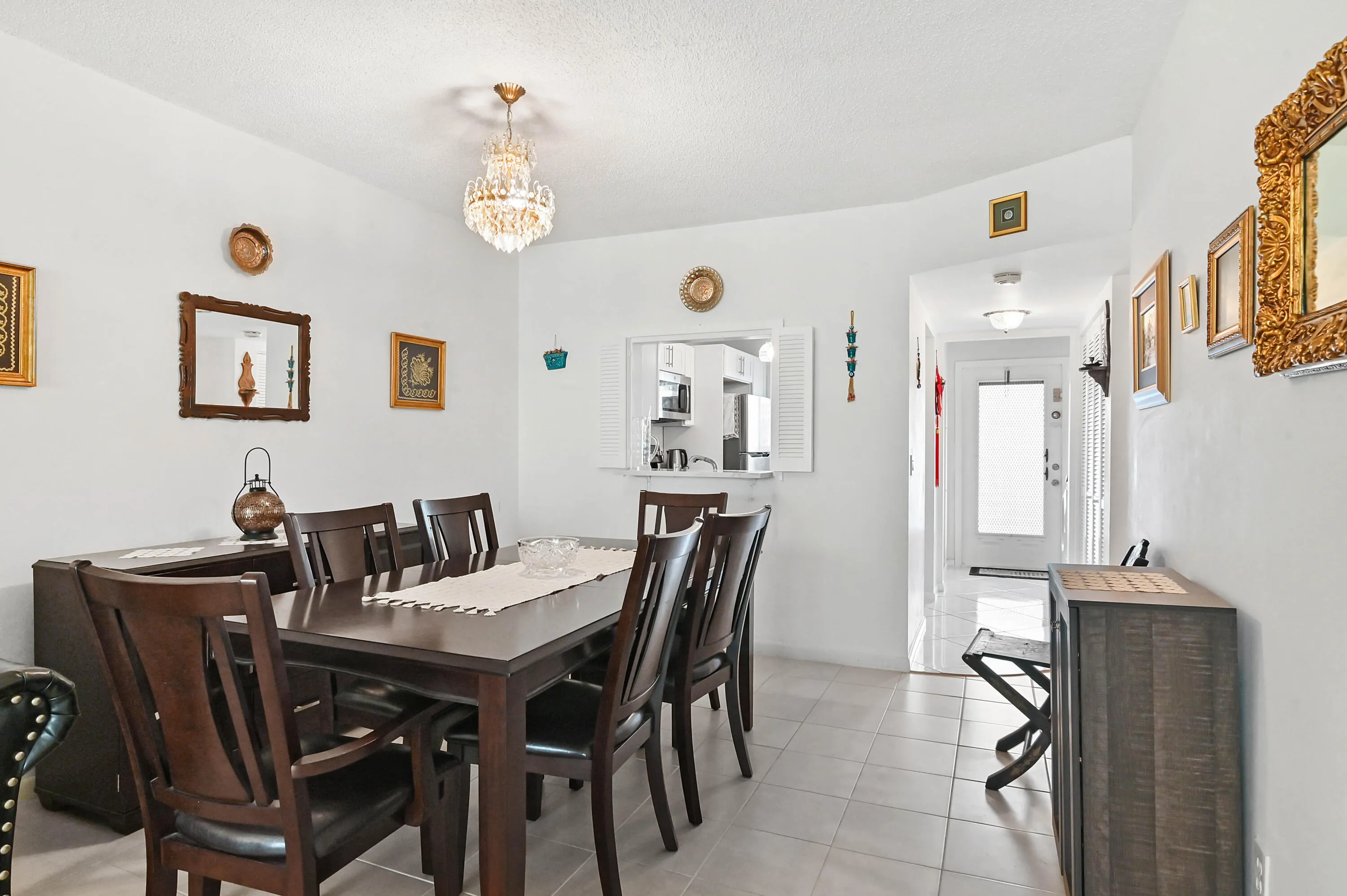 10 Dining area 02
