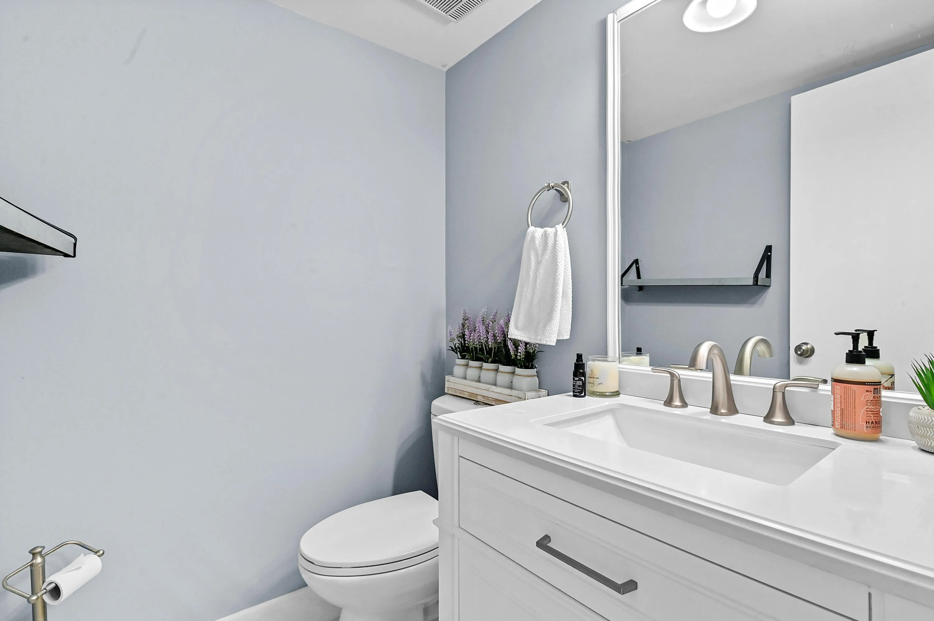 06 Bathroom 01