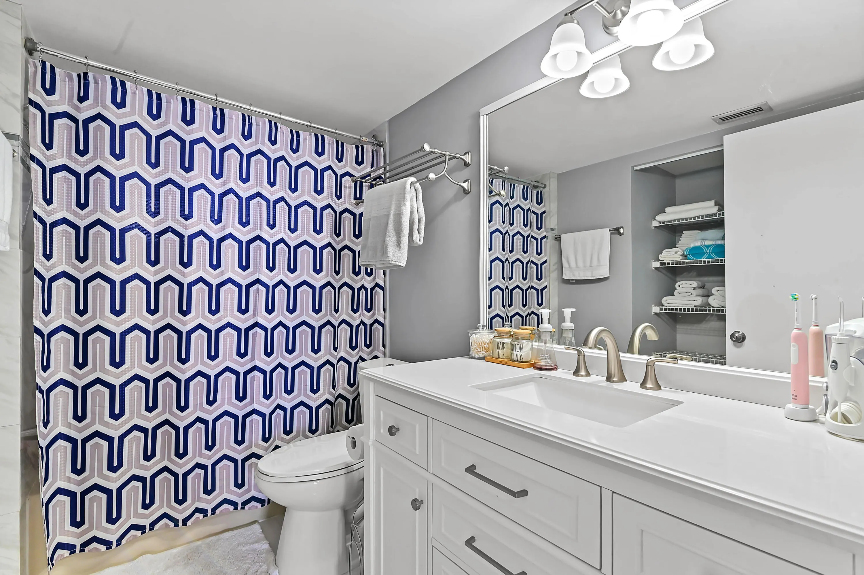 20 Bathroom 01