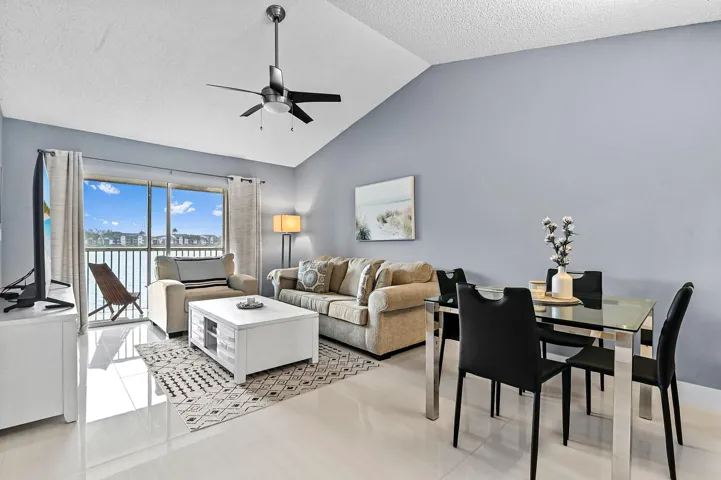 12 Living room 01