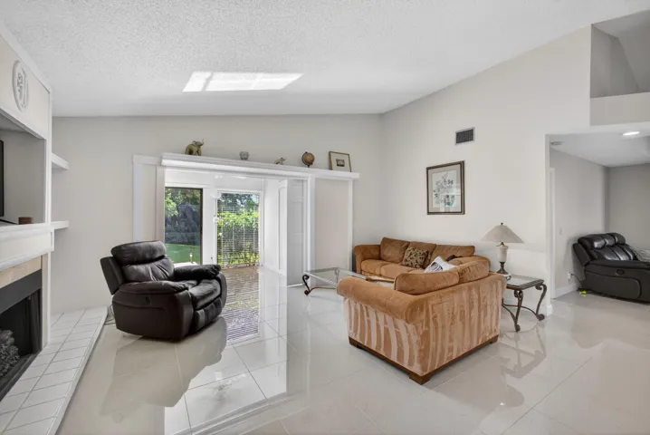 12-web-or-mls-5D1A5693