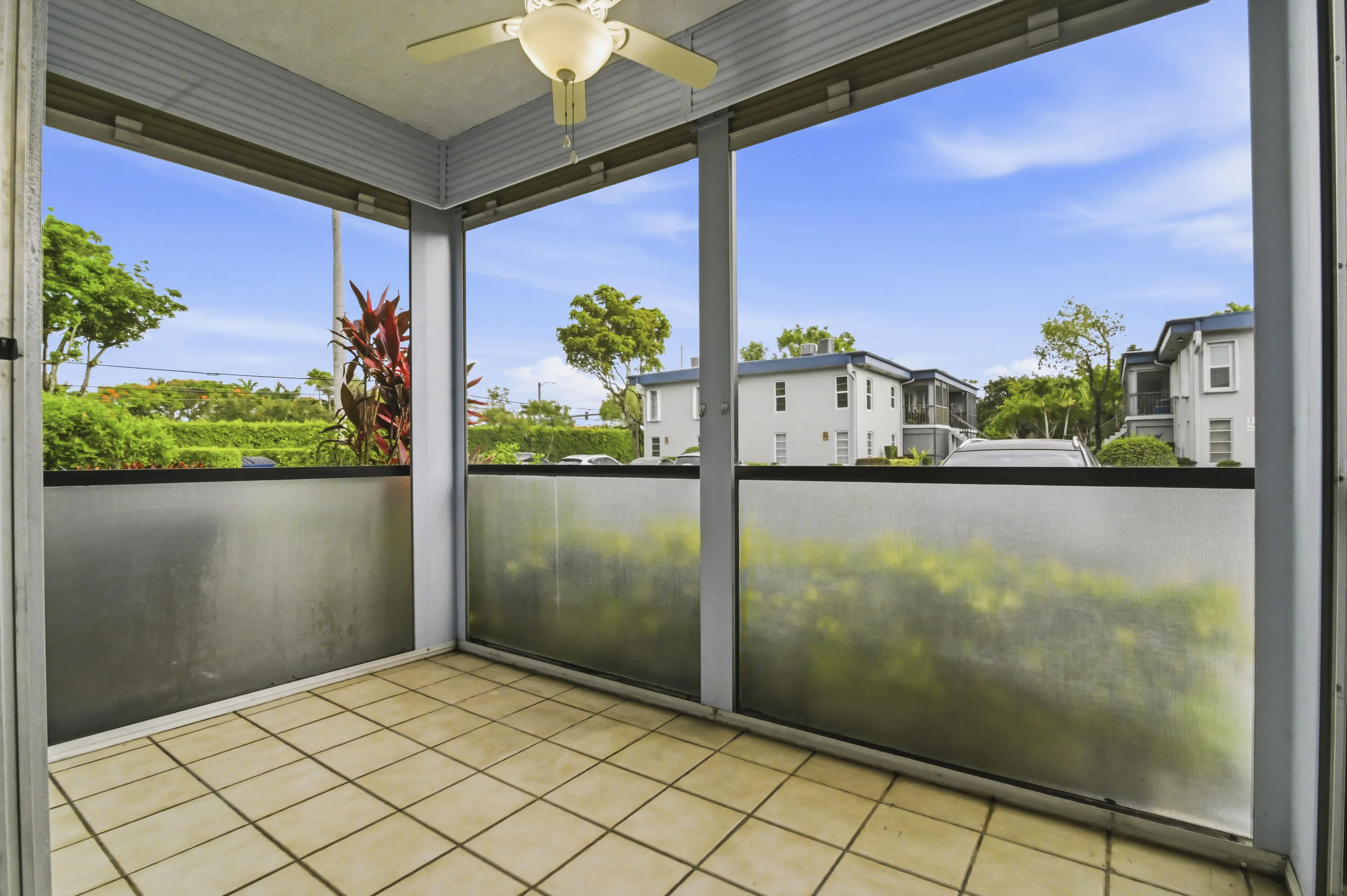 10 Patio 01