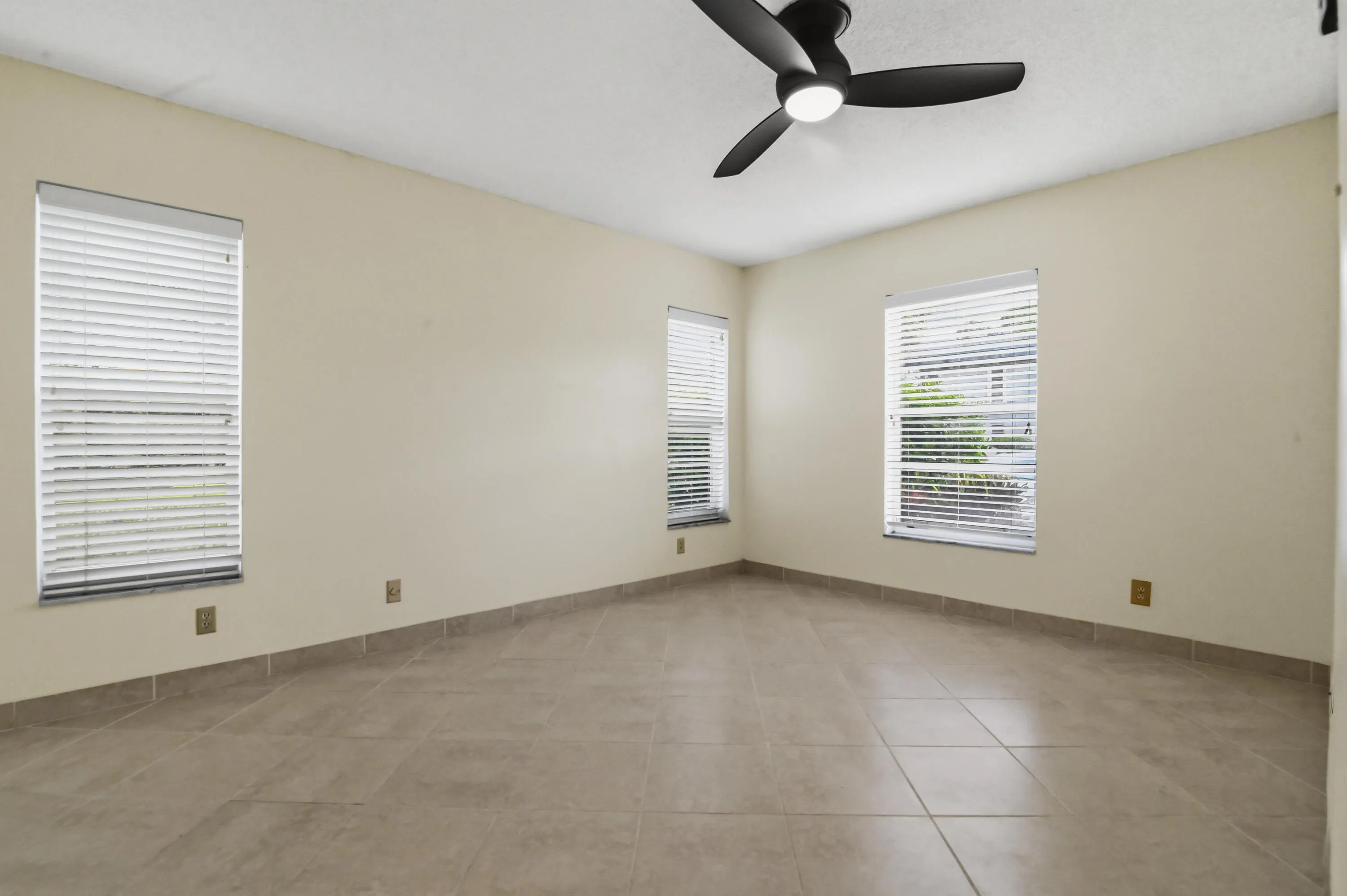 20 Bedroom 01