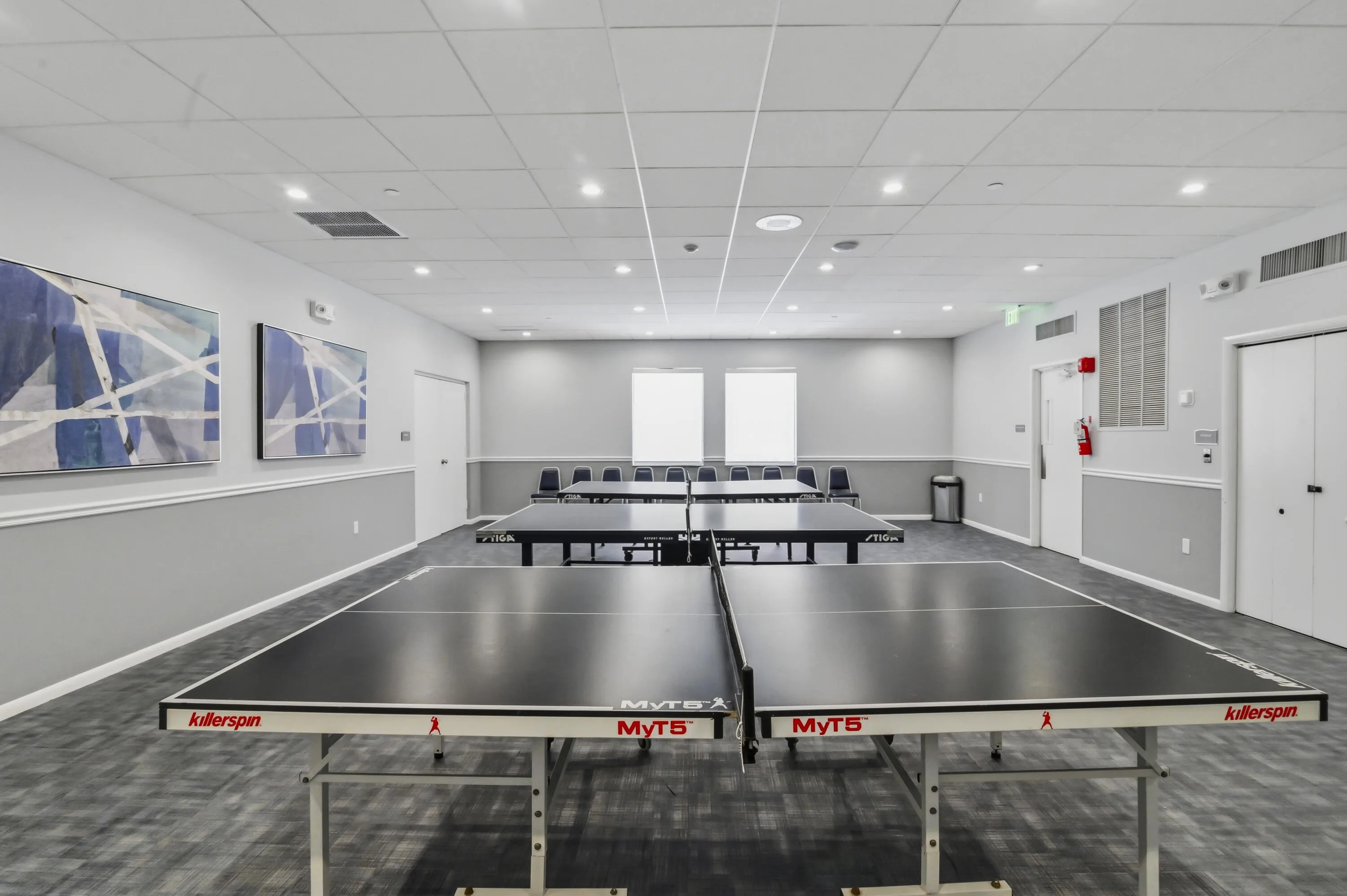 28 Game room 02