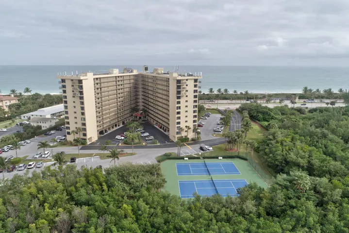 Sea Pointe Towers
