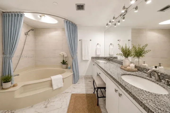 DIGITALLY STAGED PRIMARY BATHROOM FOR INSPIRATION