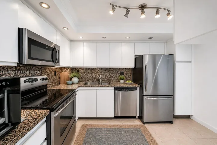 STAGED KITCHEN