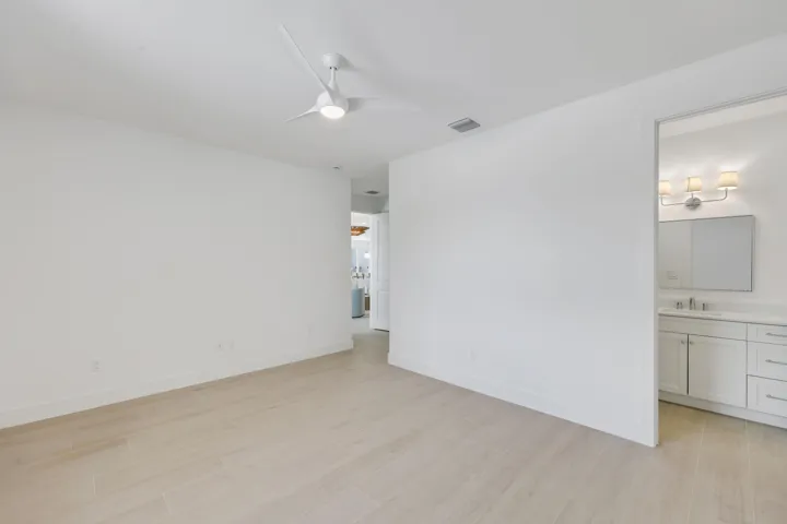 Guest/5th Bedroom