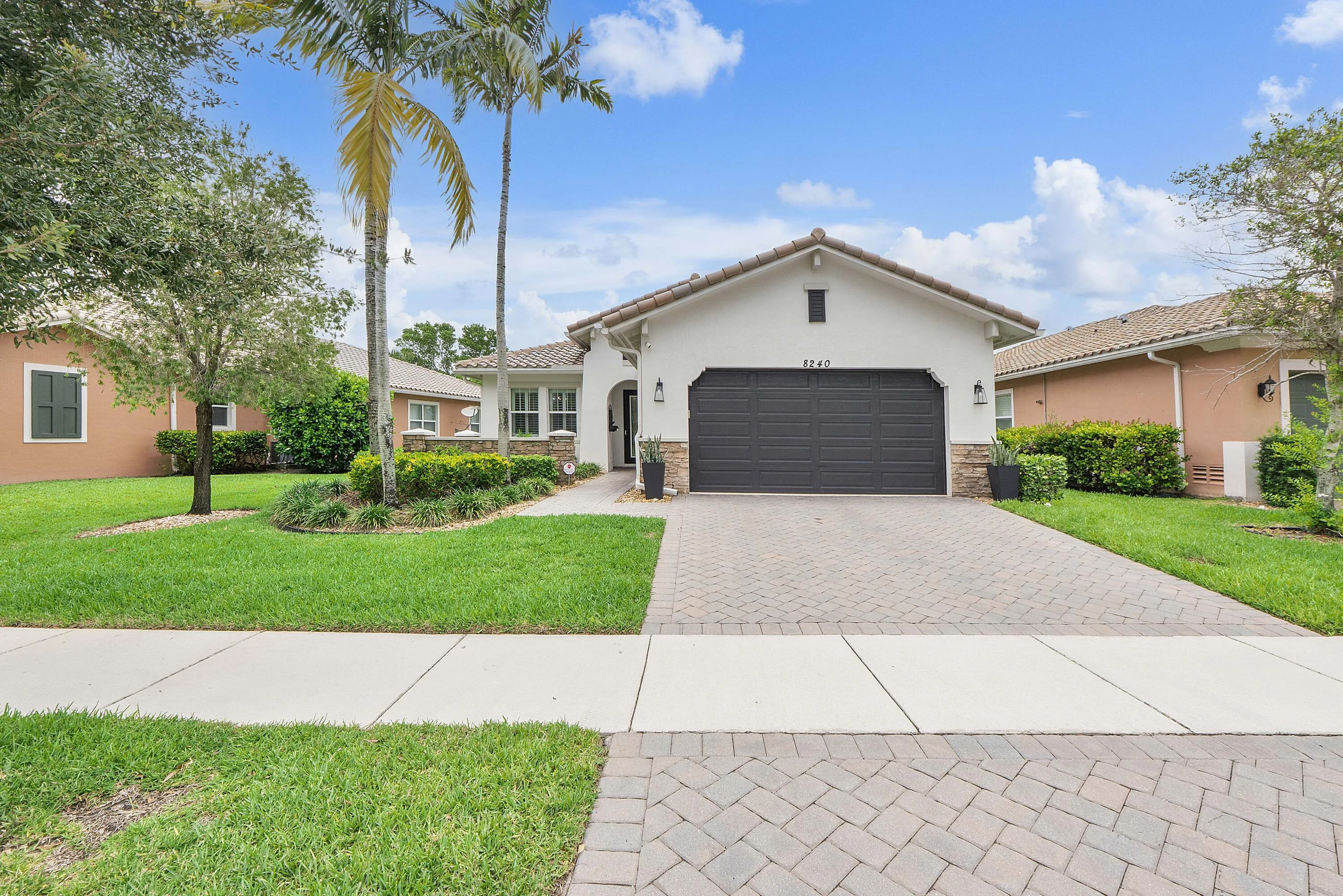 8240 Nw 120th Way_002