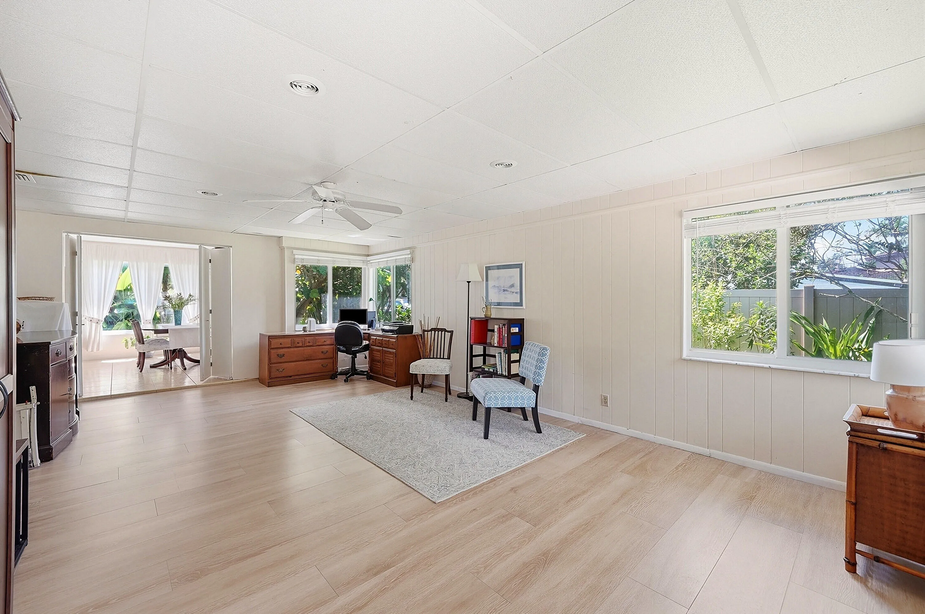 15_family room