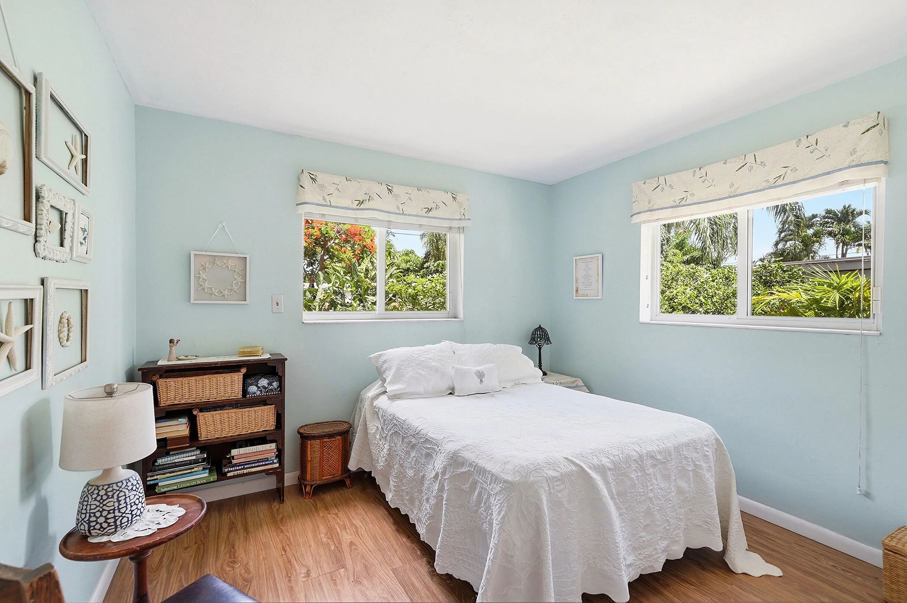 22_bedroom