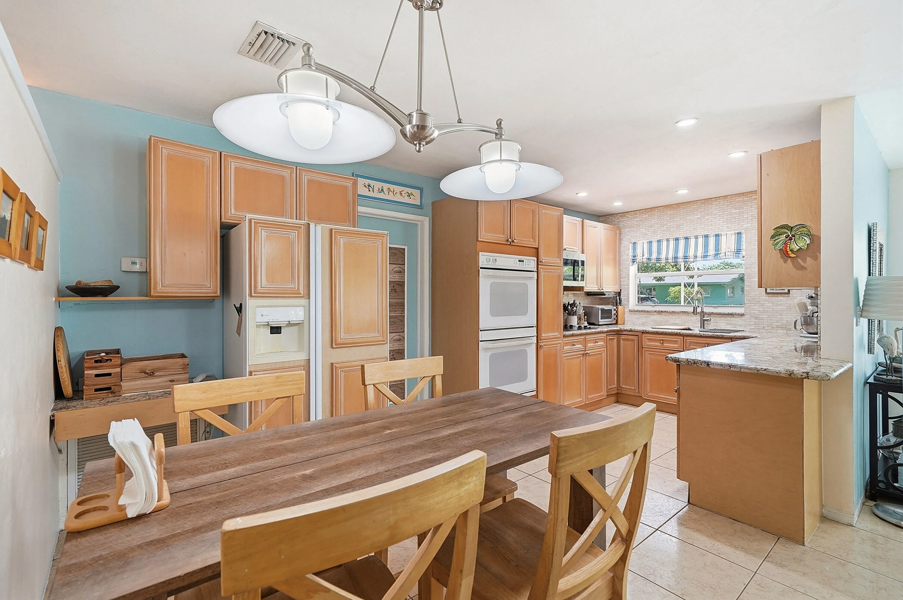 12_kitchen dining