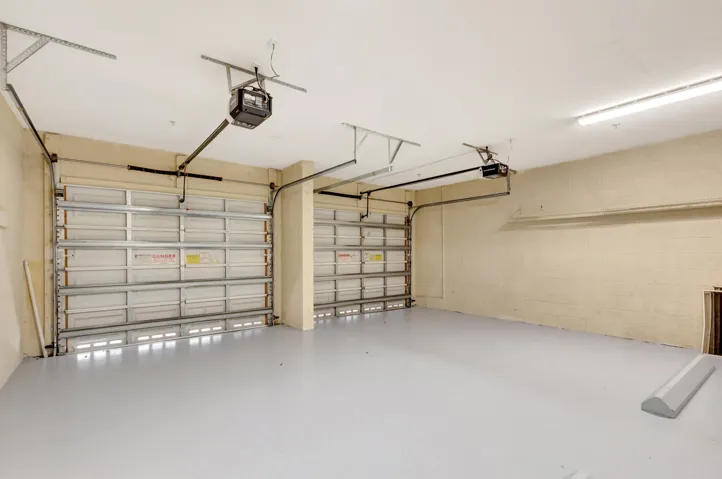 dakota garage