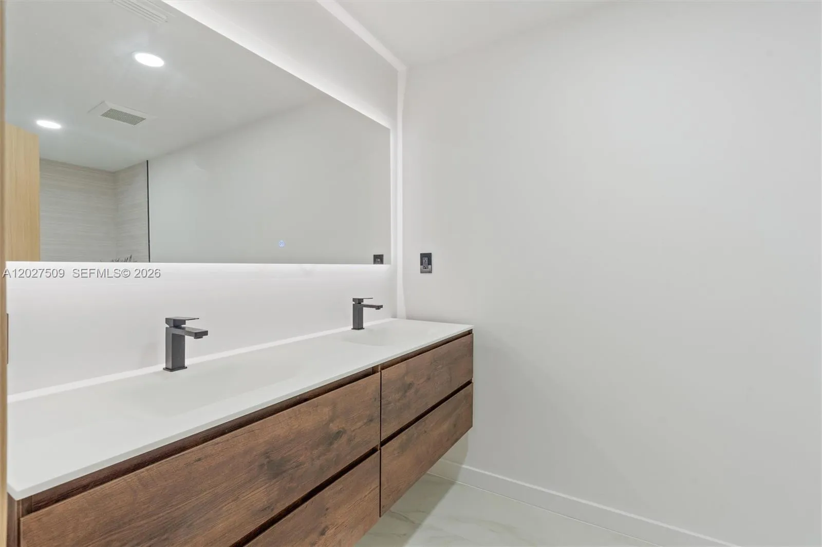2 bathroom