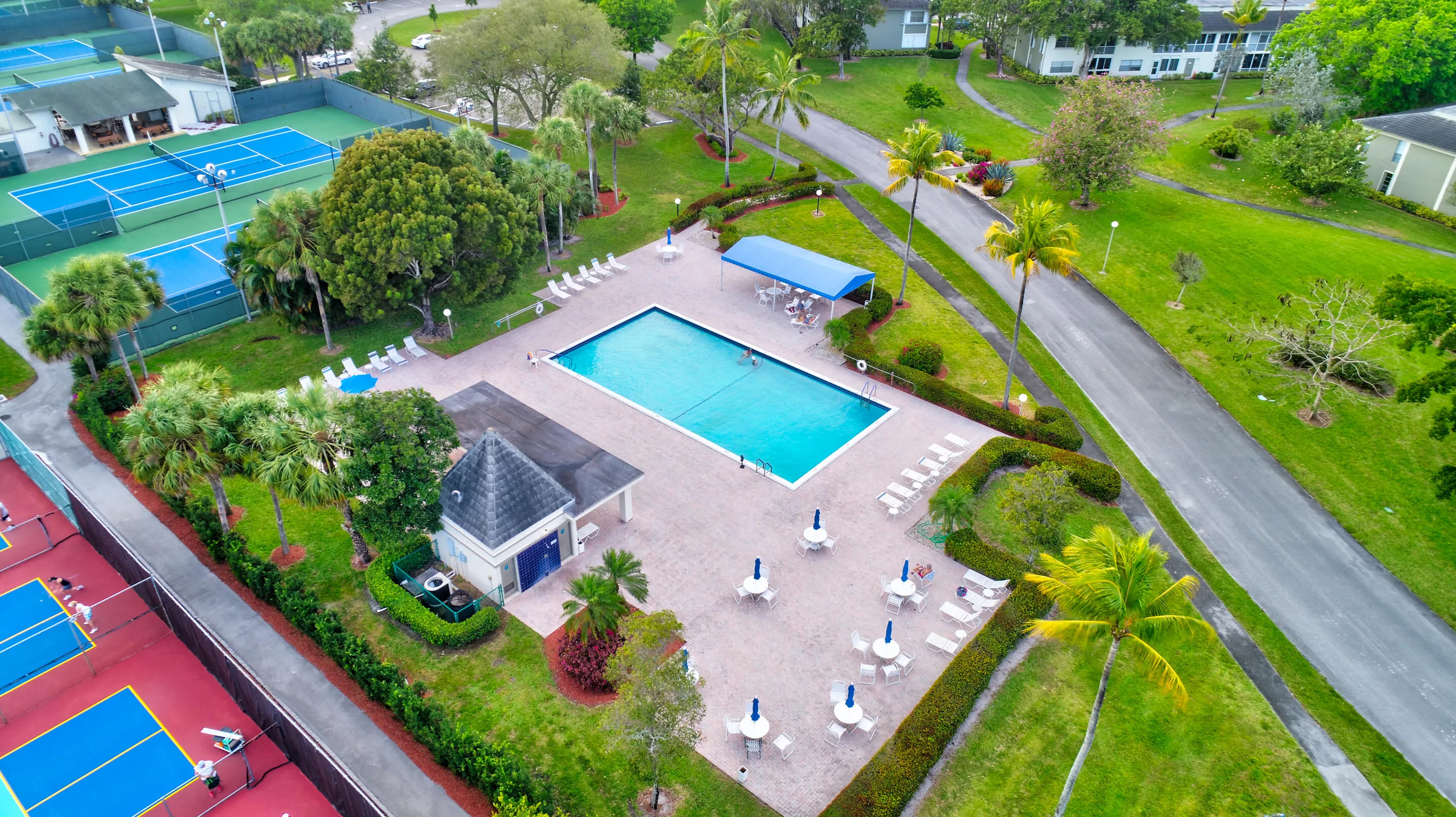TENNIS /POOL