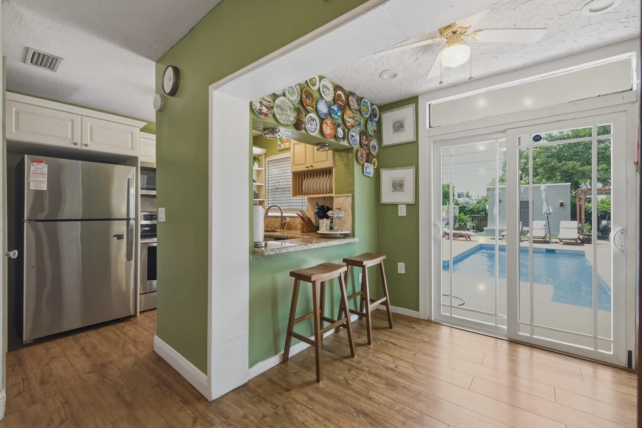 224 Kitchen Counter area