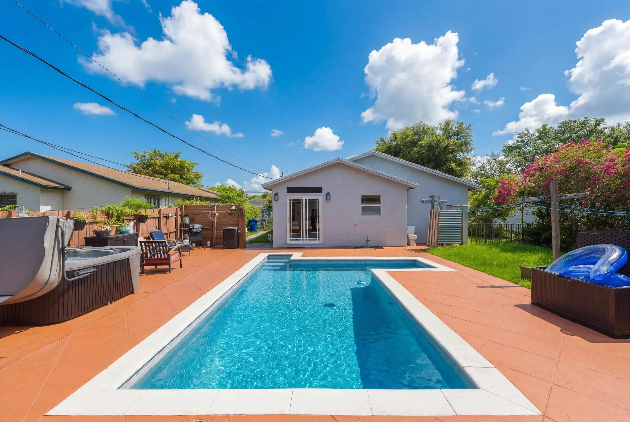 224 Backyard Jacuzzi