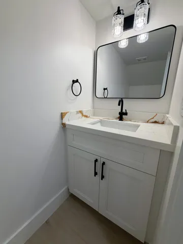 1/2 BATH